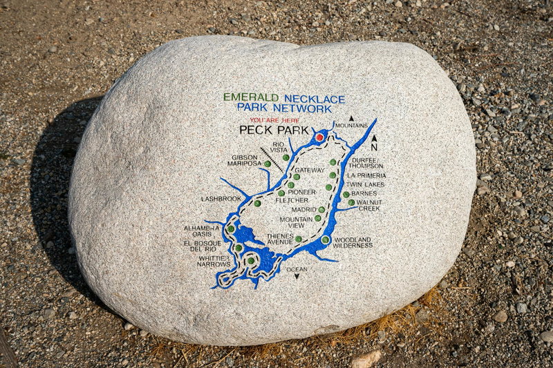 Rock Sign of Emerald Necklace